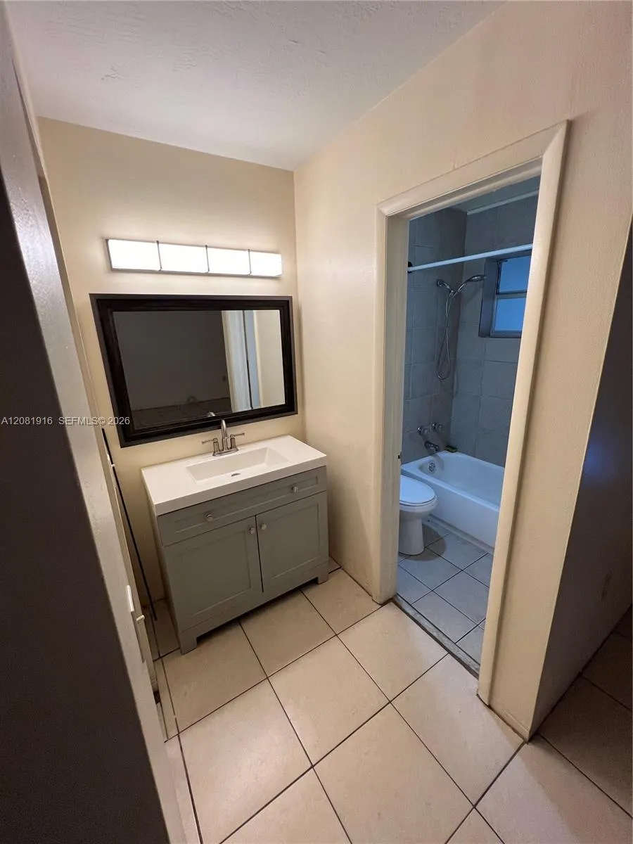1515 NE 125th Ter #407 North Miami, FL 33161