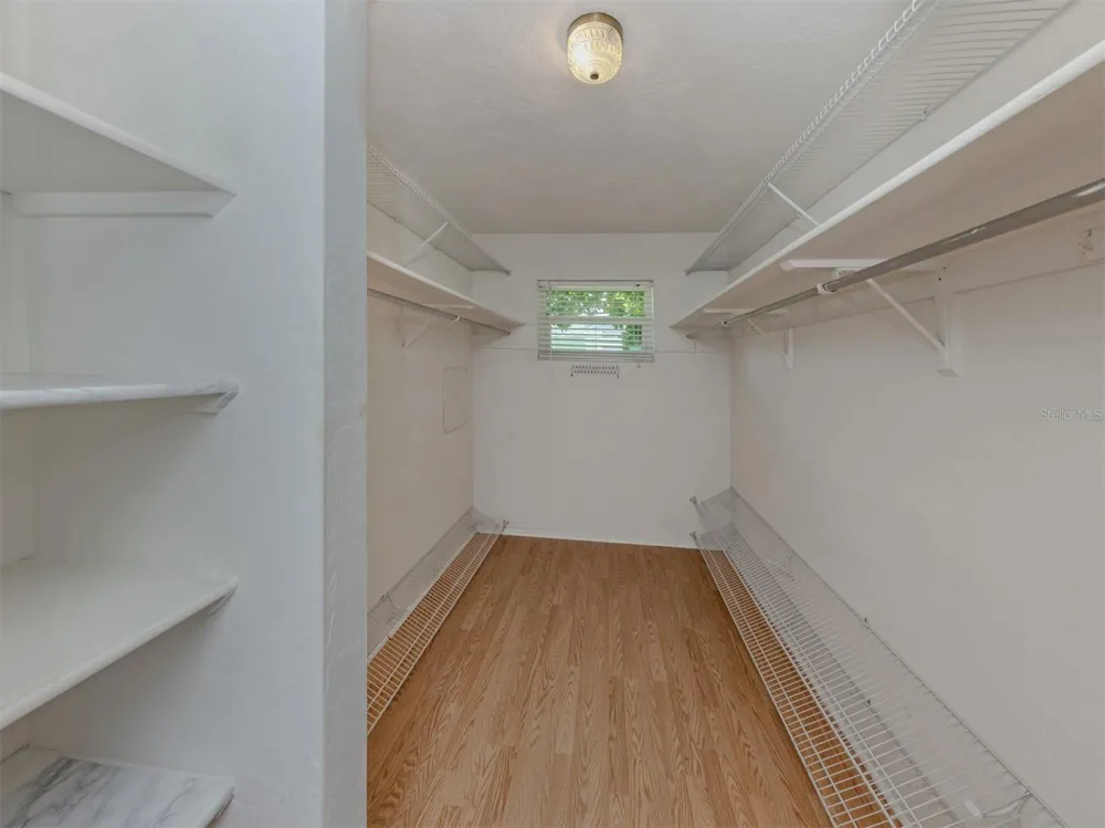 2161 INNER CASS CIRCLE Sarasota, FL 34231