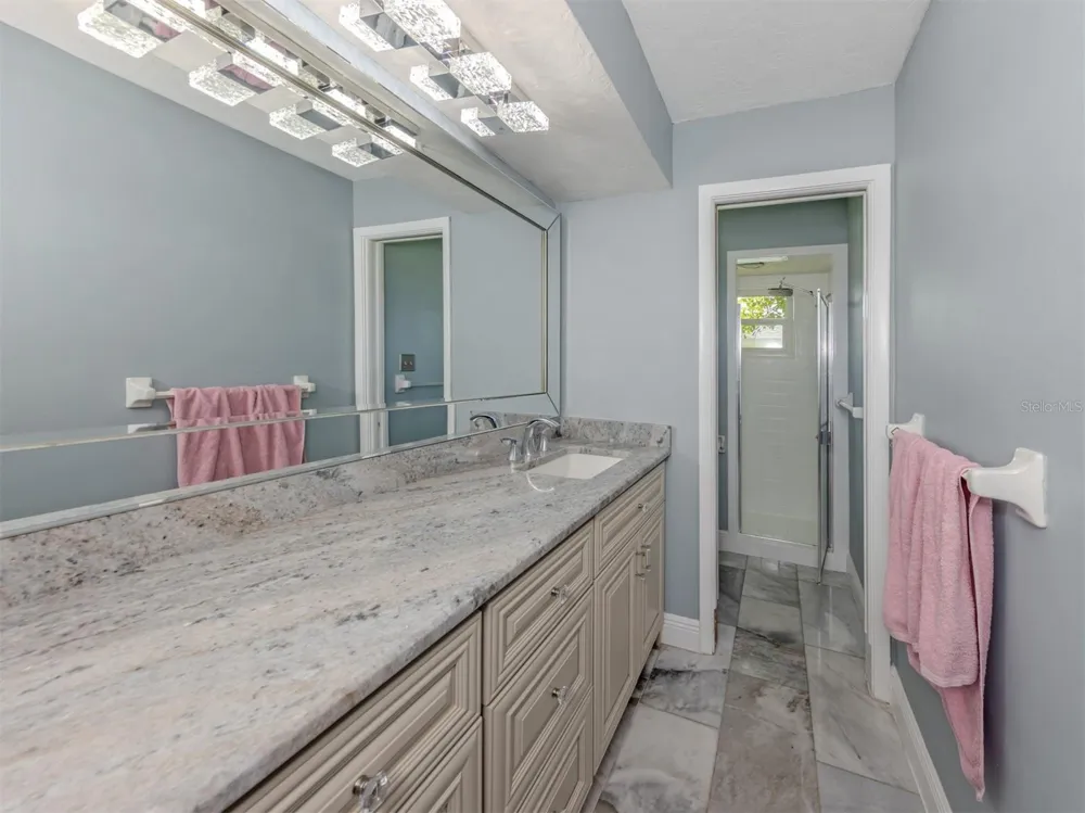 2161 INNER CASS CIRCLE Sarasota, FL 34231