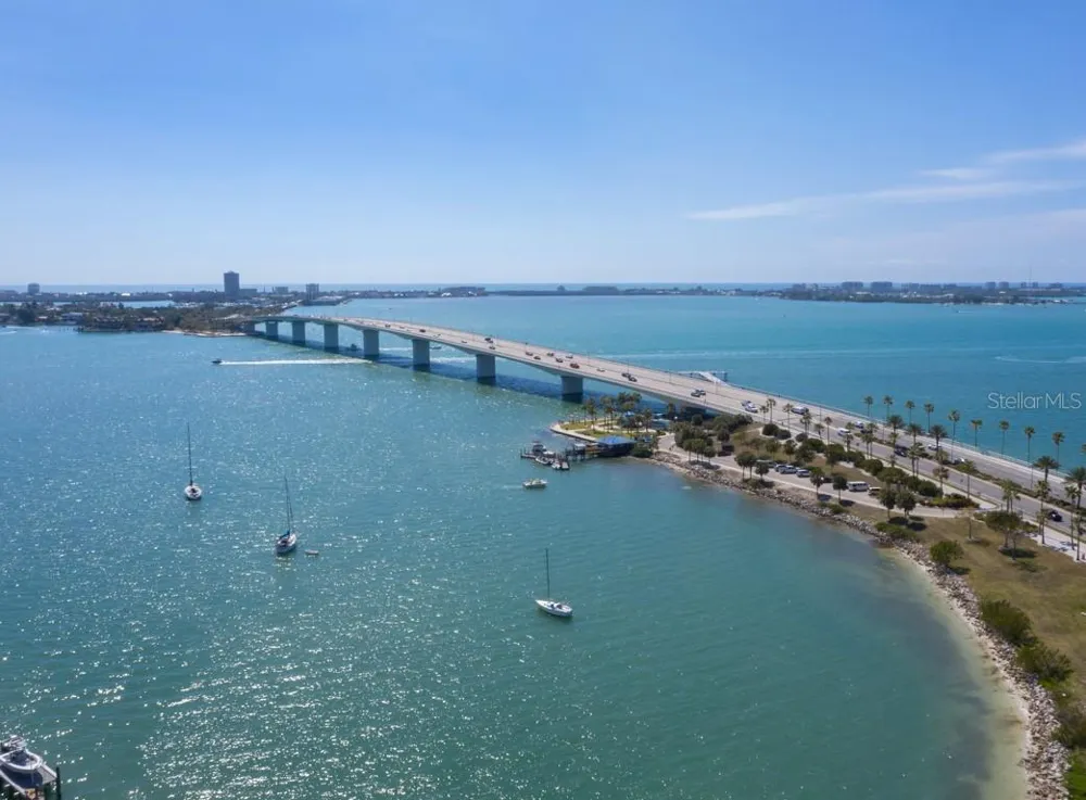 2161 INNER CASS CIRCLE Sarasota, FL 34231