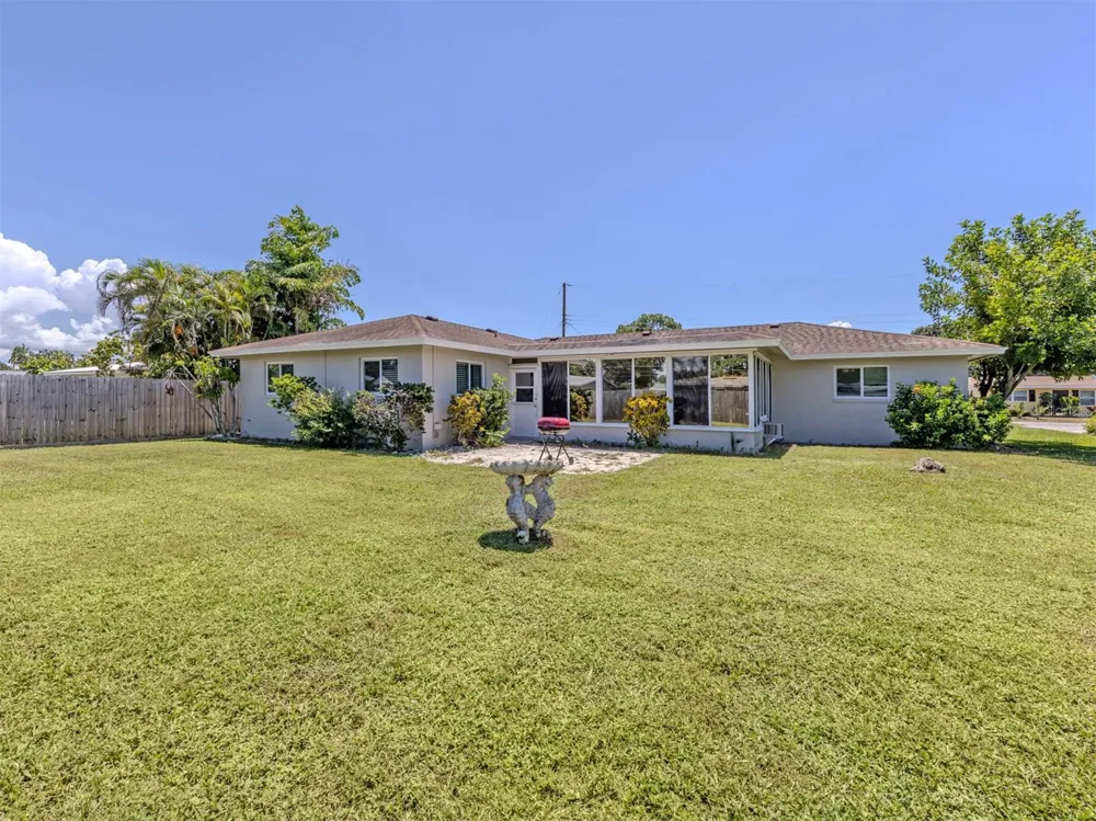 2161 INNER CASS CIRCLE Sarasota, FL 34231