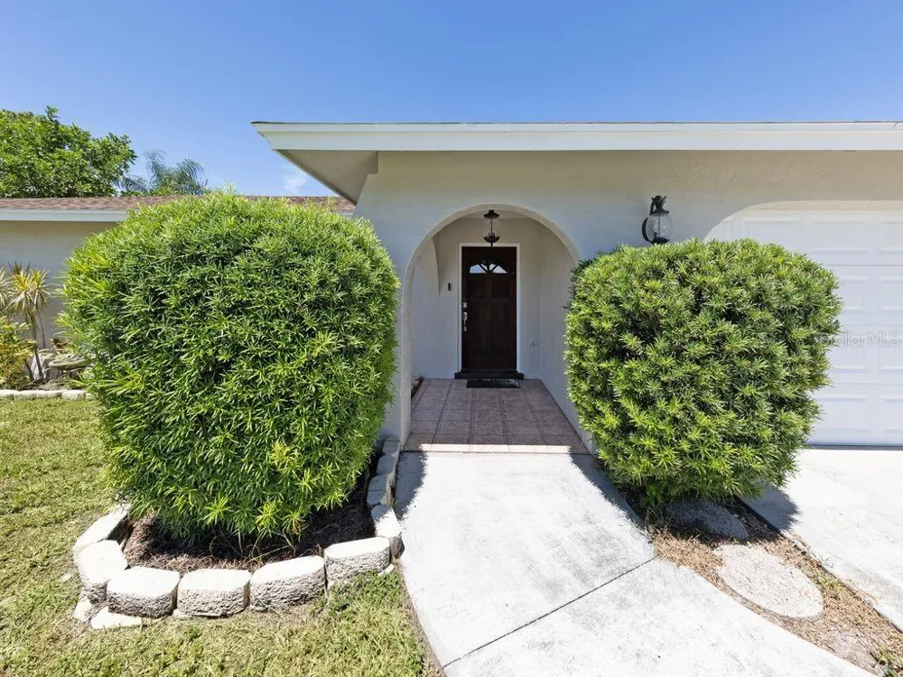 2161 INNER CASS CIRCLE Sarasota, FL 34231