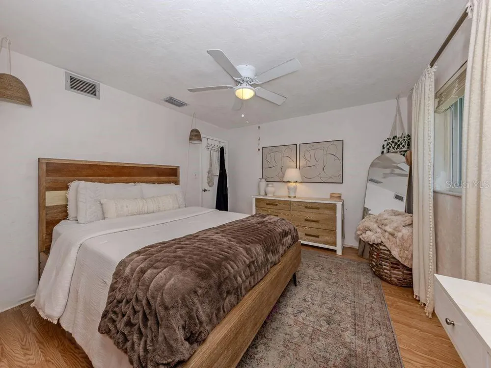 2161 INNER CASS CIRCLE Sarasota, FL 34231