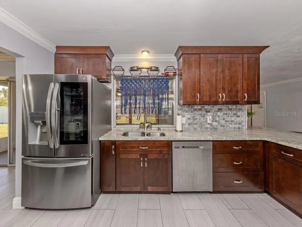 2161 INNER CASS CIRCLE Sarasota, FL 34231
