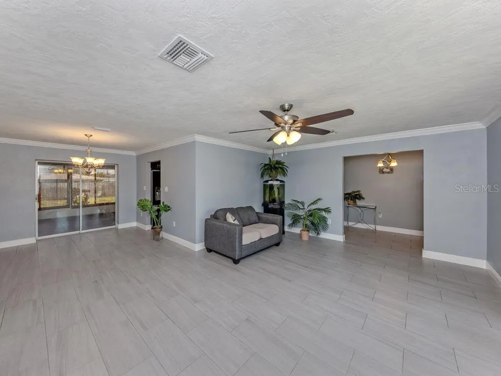 2161 INNER CASS CIRCLE Sarasota, FL 34231