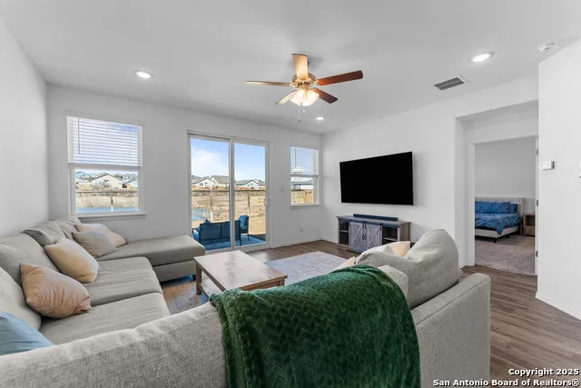 13229 HAGERD LOOP St Hedwig, TX 78152