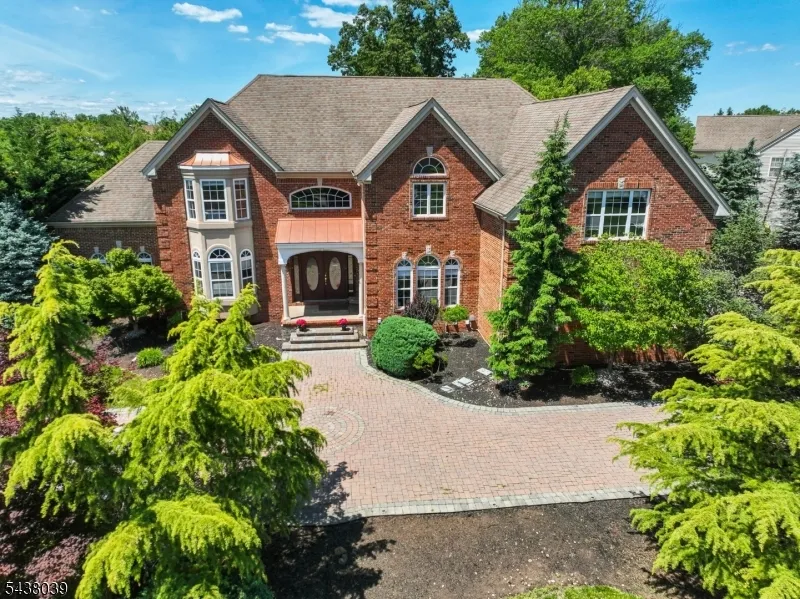 11 Valley Wood Dr Franklin, NJ 08873