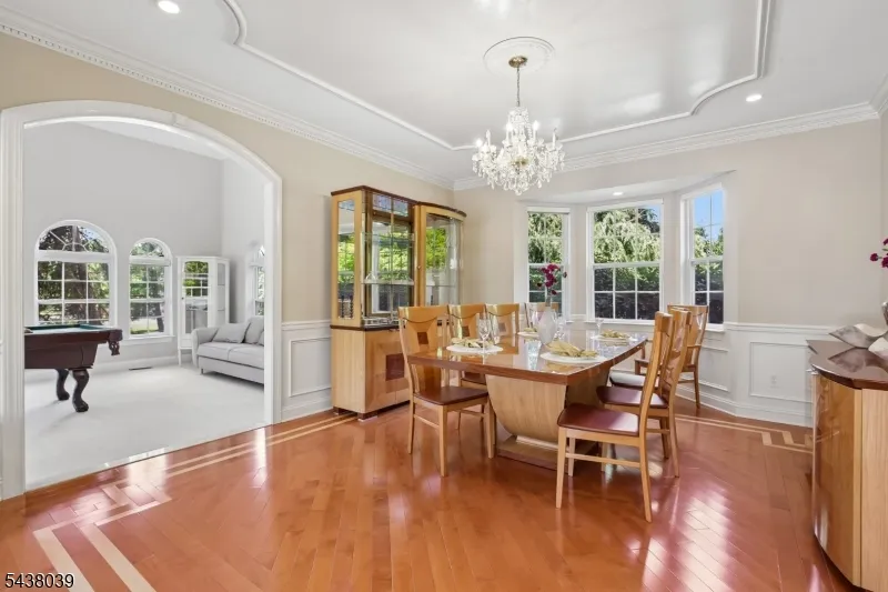 11 Valley Wood Dr Franklin, NJ 08873