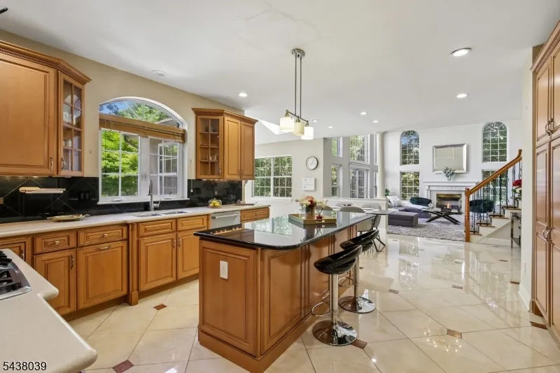 11 Valley Wood Dr Franklin, NJ 08873