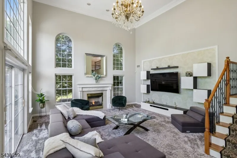 11 Valley Wood Dr Franklin, NJ 08873