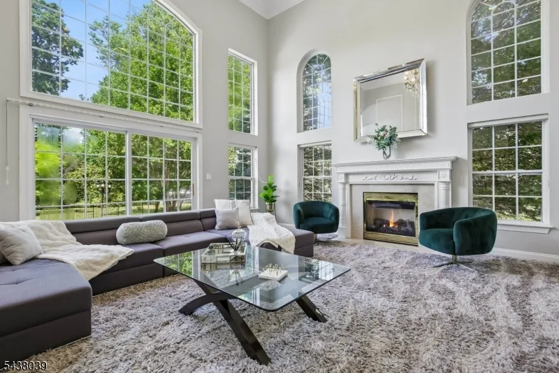 11 Valley Wood Dr Franklin, NJ 08873