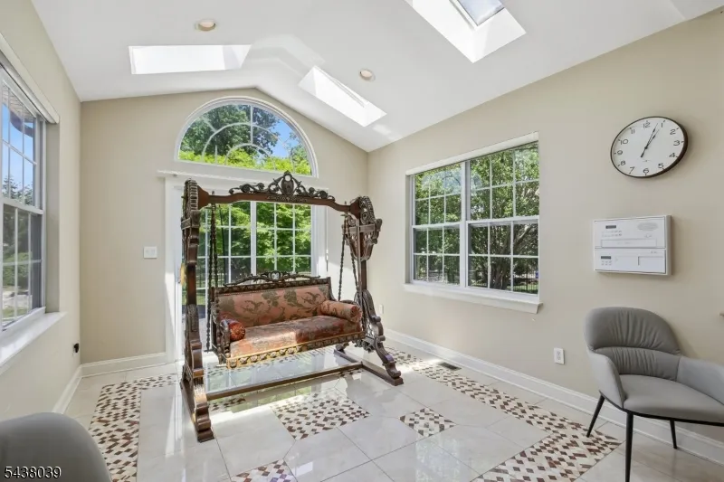 11 Valley Wood Dr Franklin, NJ 08873