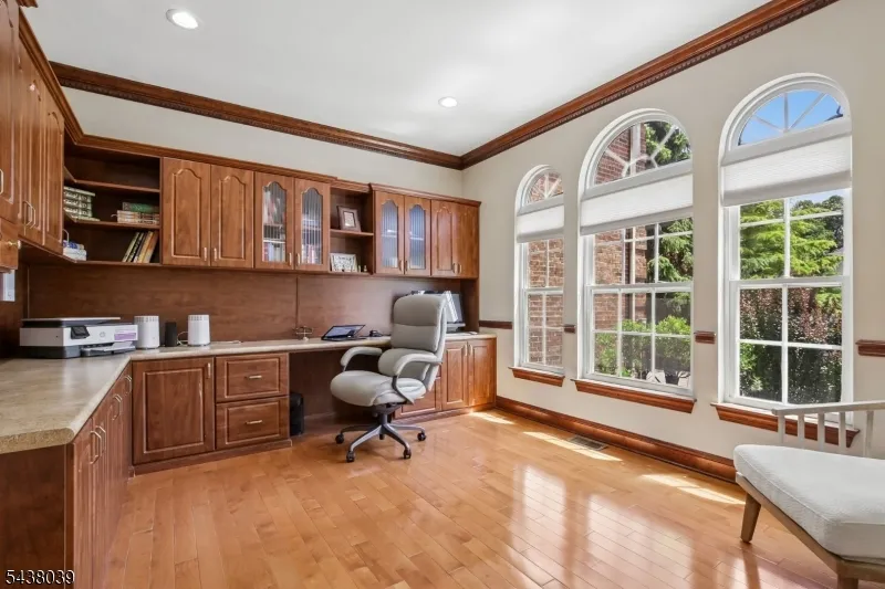 11 Valley Wood Dr Franklin, NJ 08873
