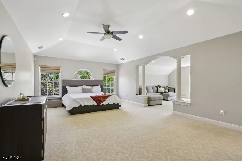 11 Valley Wood Dr Franklin, NJ 08873