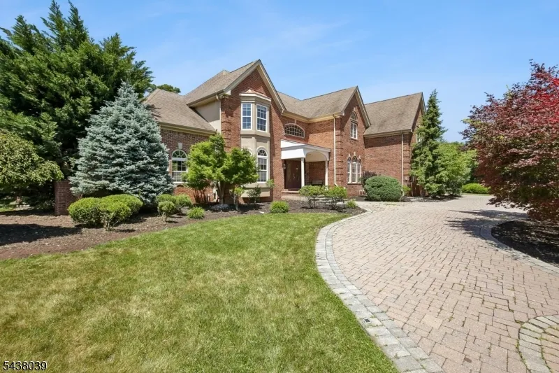 11 Valley Wood Dr Franklin, NJ 08873