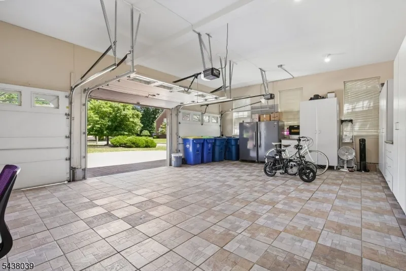 11 Valley Wood Dr Franklin, NJ 08873