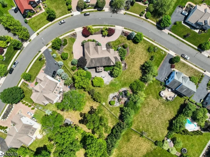 11 Valley Wood Dr Franklin, NJ 08873
