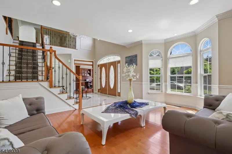 11 Valley Wood Dr Franklin, NJ 08873