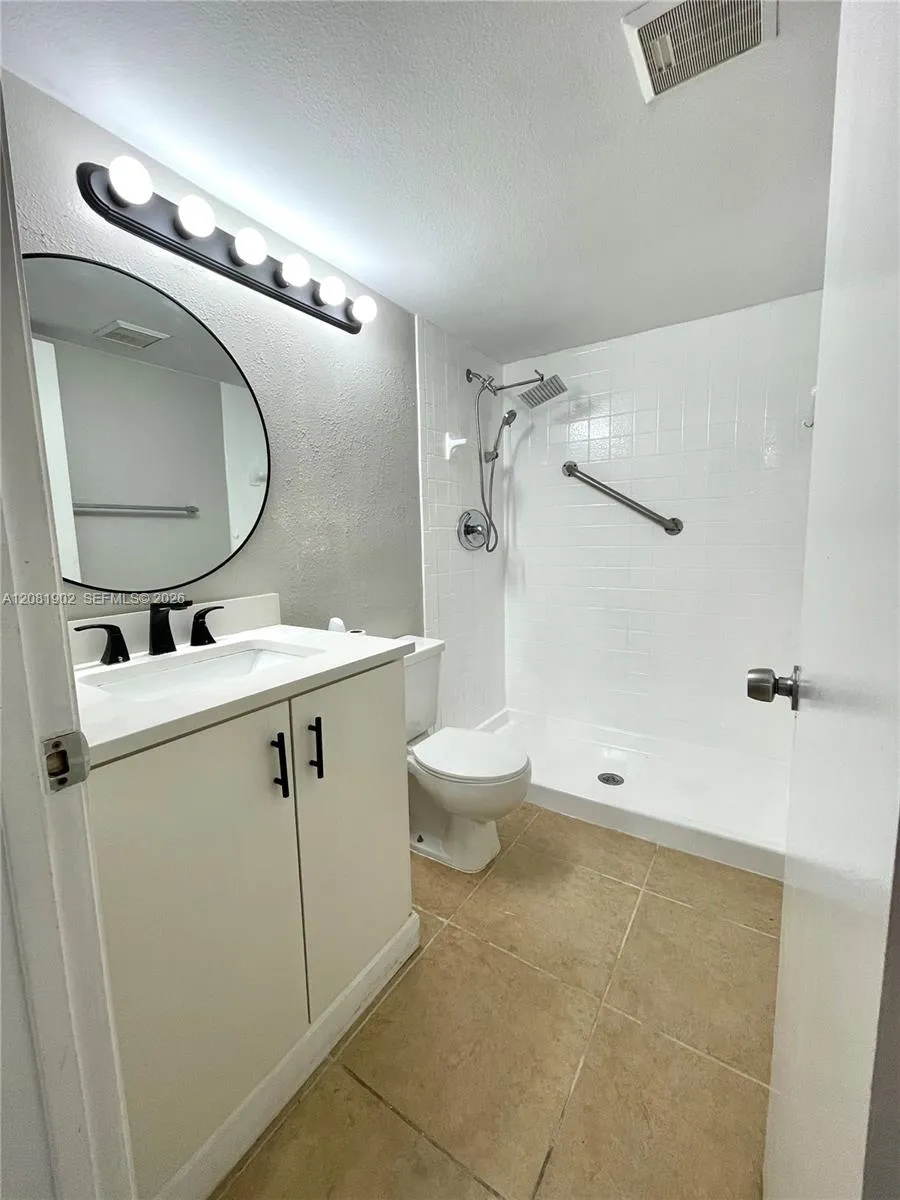 8215 Sun Spring Cr #22 Orlando, FL 32825