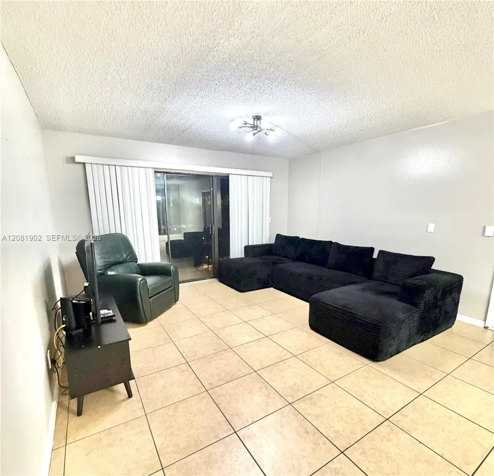 8215 Sun Spring Cr #22 Orlando, FL 32825