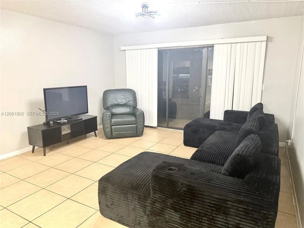 8215 Sun Spring Cr #22 Orlando, FL 32825