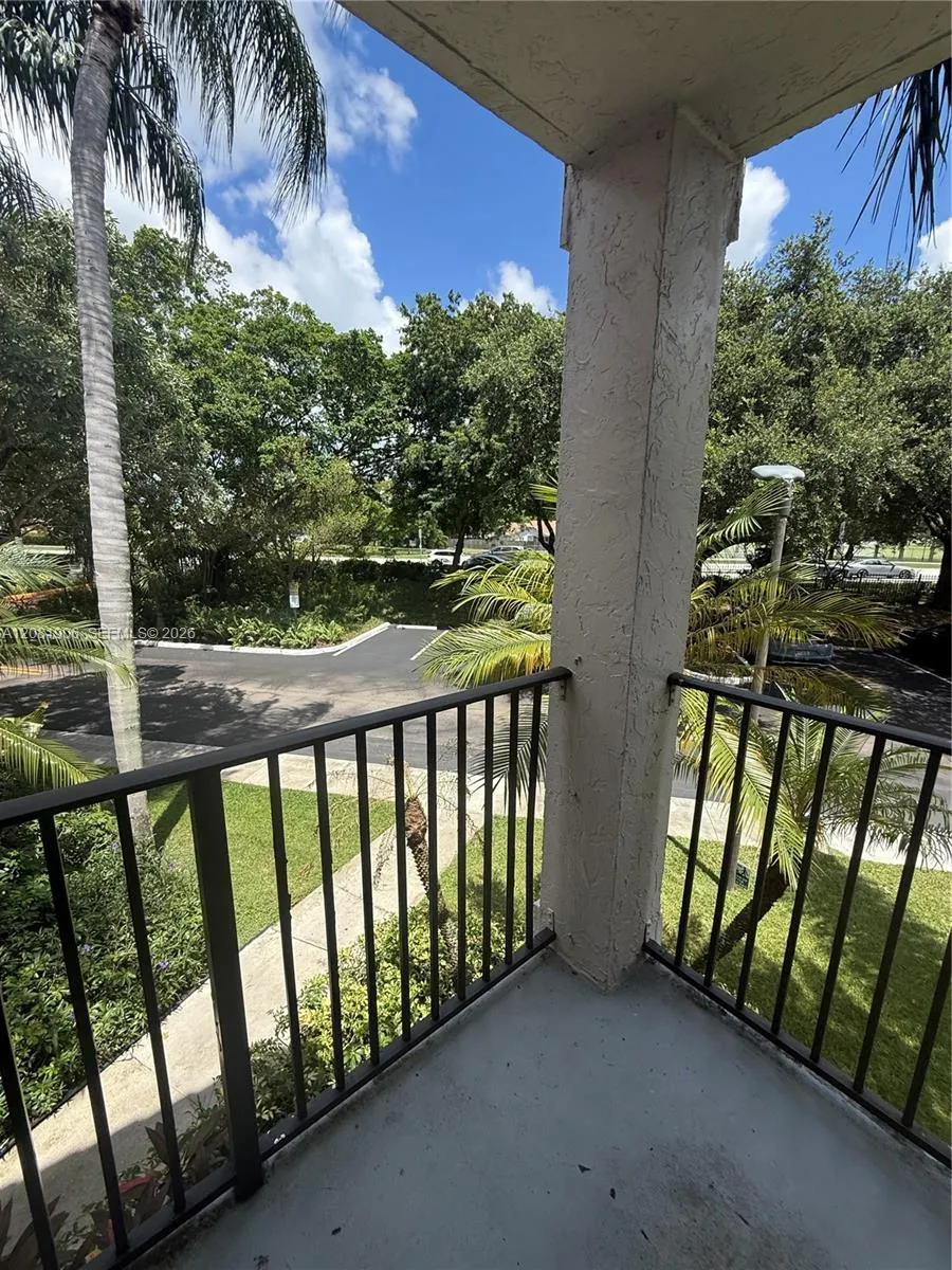 10131 W Sunrise Blvd #204 Plantation, FL 33322