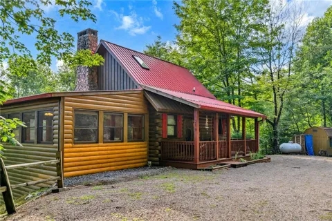 219 Ravenwood Drive