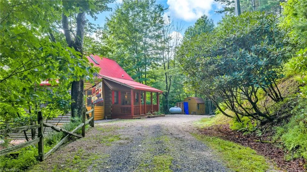 219 Ravenwood Drive West Jefferson, NC 28694
