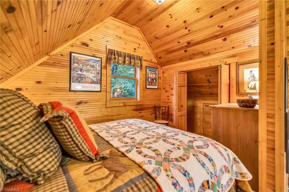 219 Ravenwood Drive West Jefferson, NC 28694