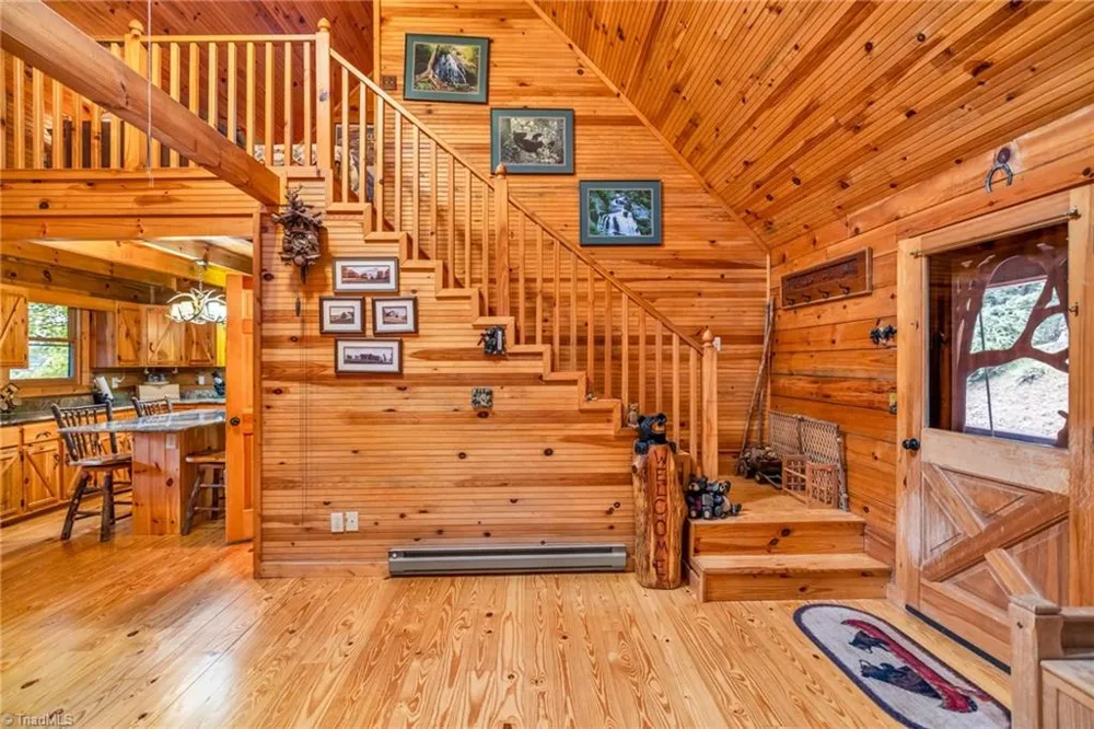 219 Ravenwood Drive West Jefferson, NC 28694
