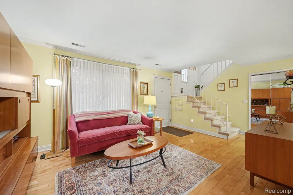 40861 Highpointe Drive Clinton Charter Township, MI 48038