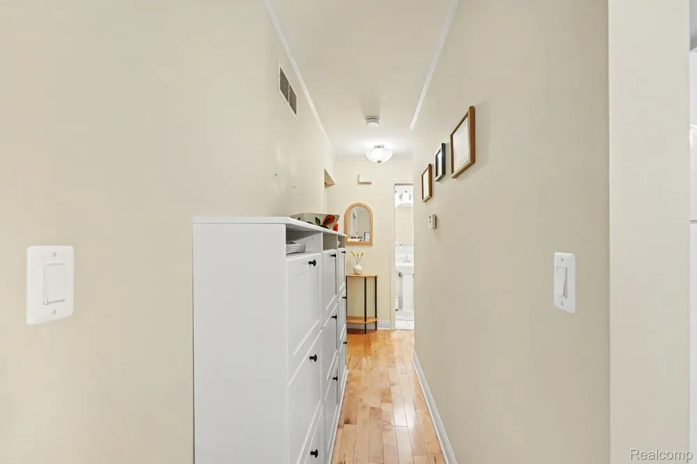 40861 Highpointe Drive Clinton Charter Township, MI 48038