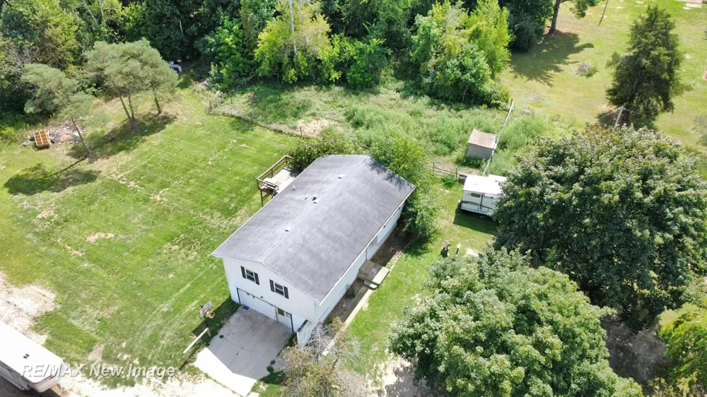 16807 OAKLEY ROAD Chesaning Township, MI 48616