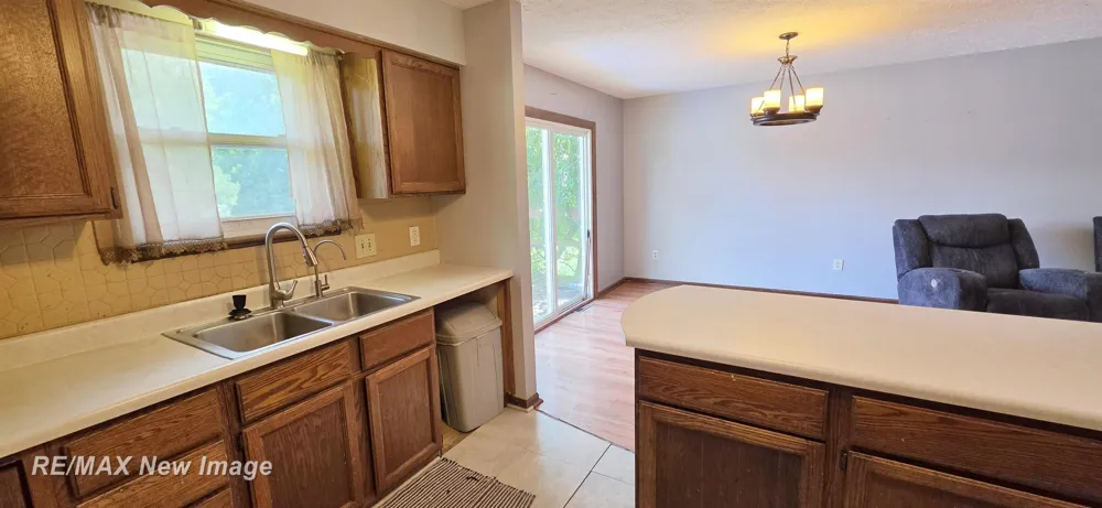 16807 OAKLEY ROAD Chesaning Township, MI 48616