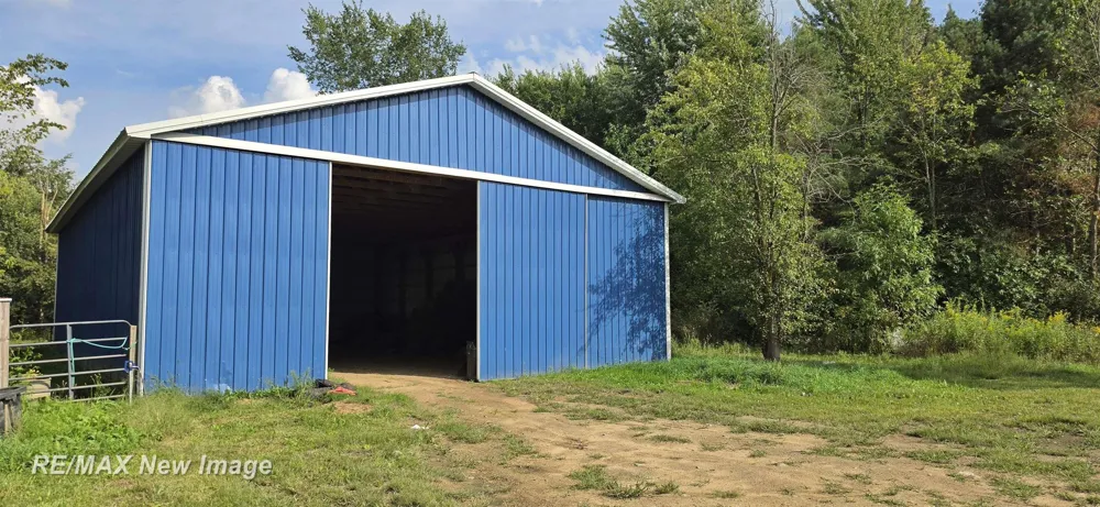 16807 OAKLEY ROAD Chesaning Township, MI 48616