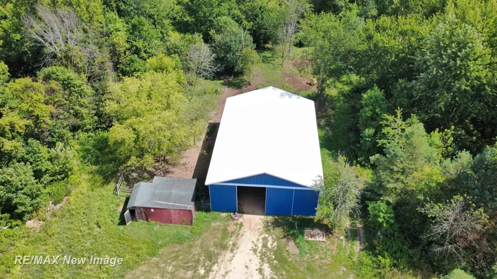 16807 OAKLEY ROAD Chesaning Township, MI 48616