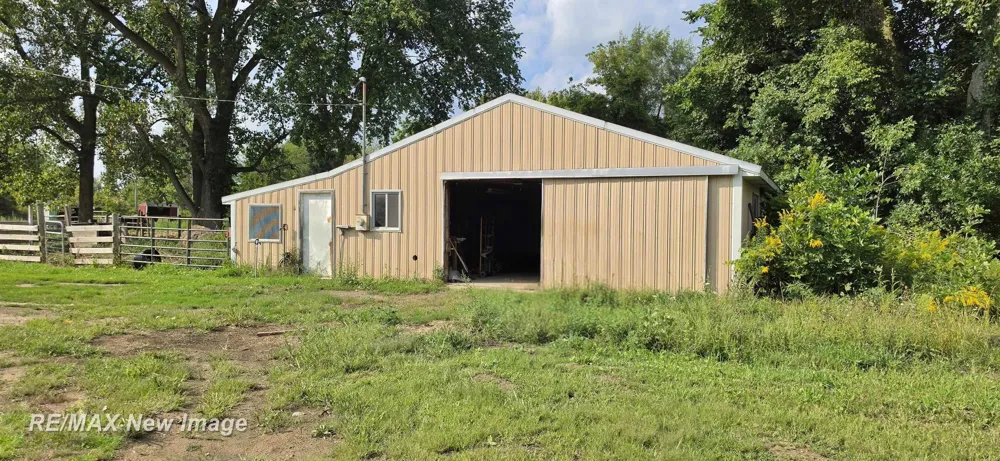 16807 OAKLEY ROAD Chesaning Township, MI 48616