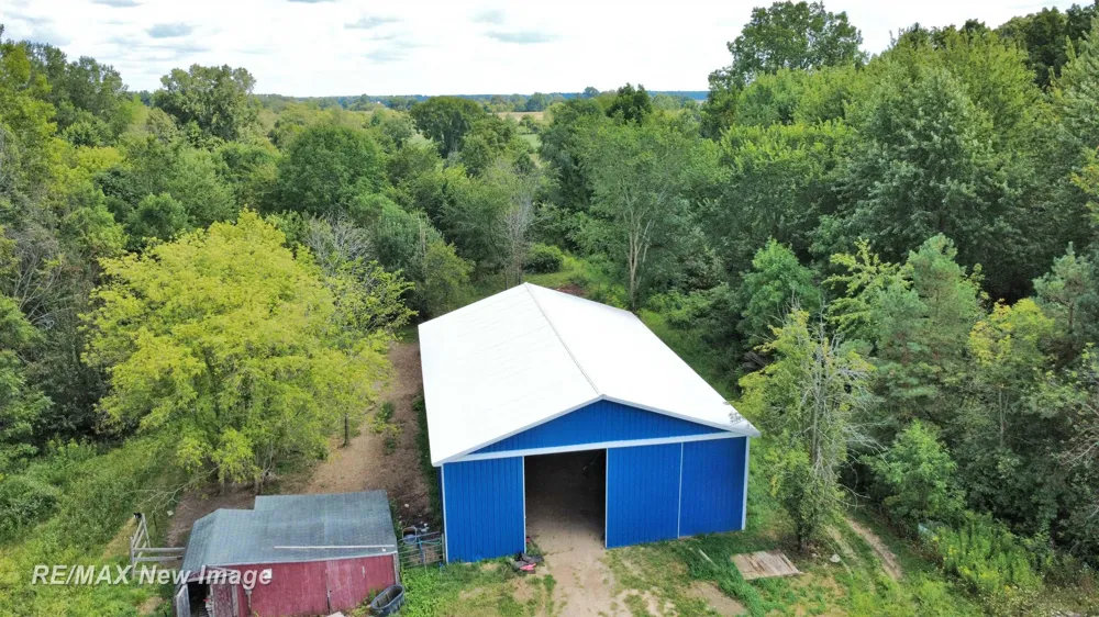 16807 OAKLEY ROAD Chesaning Township, MI 48616