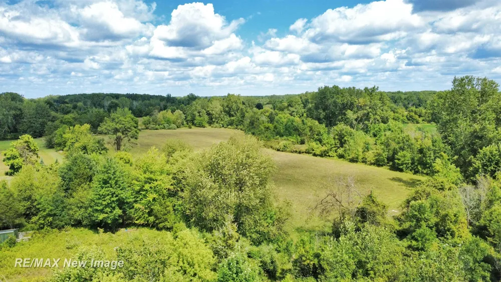 16807 OAKLEY ROAD Chesaning Township, MI 48616