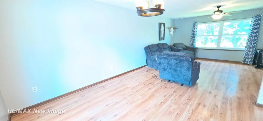 16807 OAKLEY ROAD Chesaning Township, MI 48616