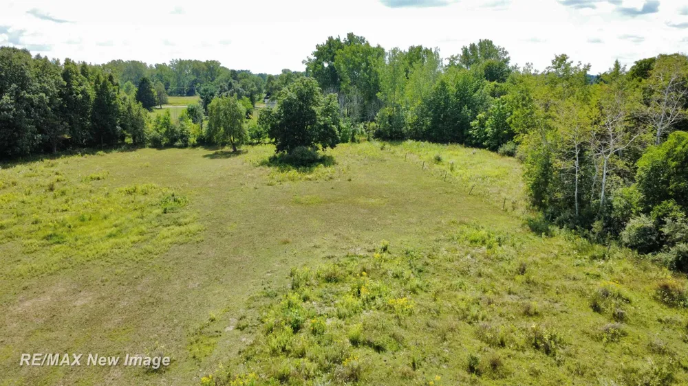 16807 OAKLEY ROAD Chesaning Township, MI 48616