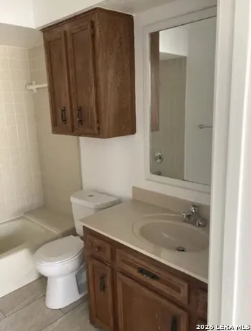 195 Gallagher Dr #18 Canyon Lake, TX 78133