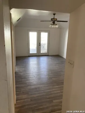 195 Gallagher Dr #18 Canyon Lake, TX 78133