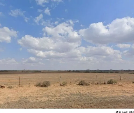 00 FM 472 Bigfoot, TX 78005
