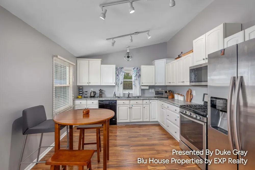 5228 Larkin Avenue NE Comstock Park, MI 49321