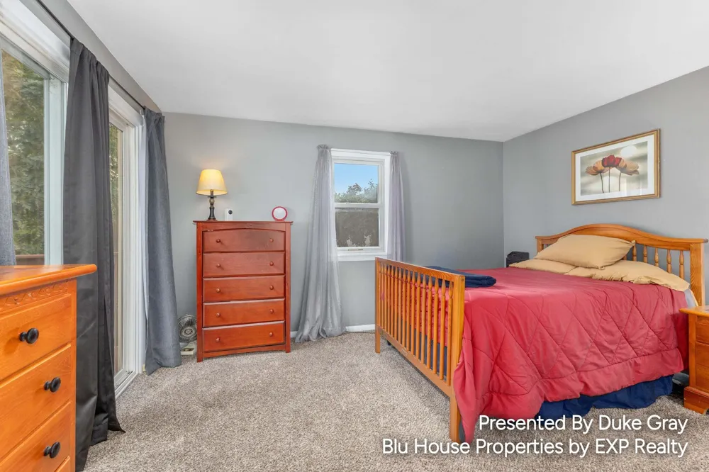 5228 Larkin Avenue NE Comstock Park, MI 49321