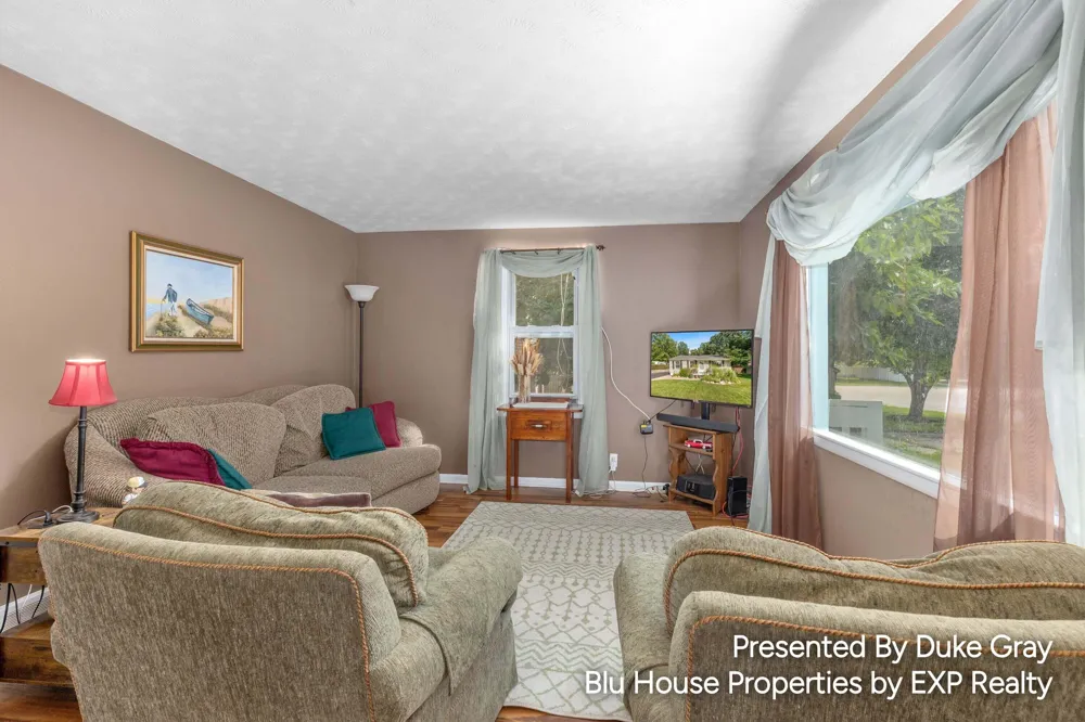 5228 Larkin Avenue NE Comstock Park, MI 49321