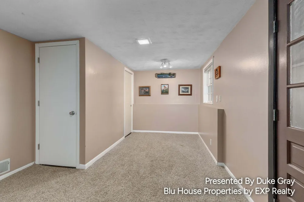 5228 Larkin Avenue NE Comstock Park, MI 49321