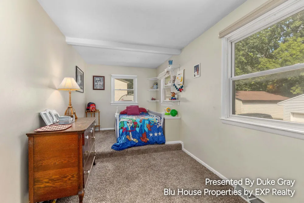 5228 Larkin Avenue NE Comstock Park, MI 49321