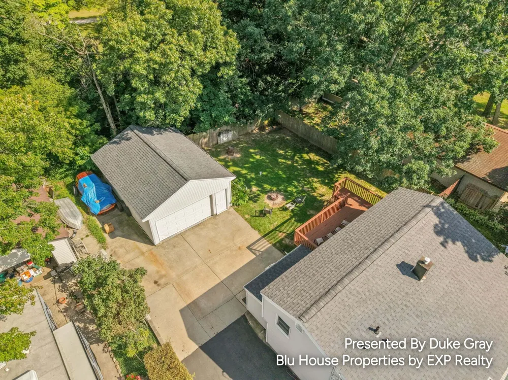 5228 Larkin Avenue NE Comstock Park, MI 49321